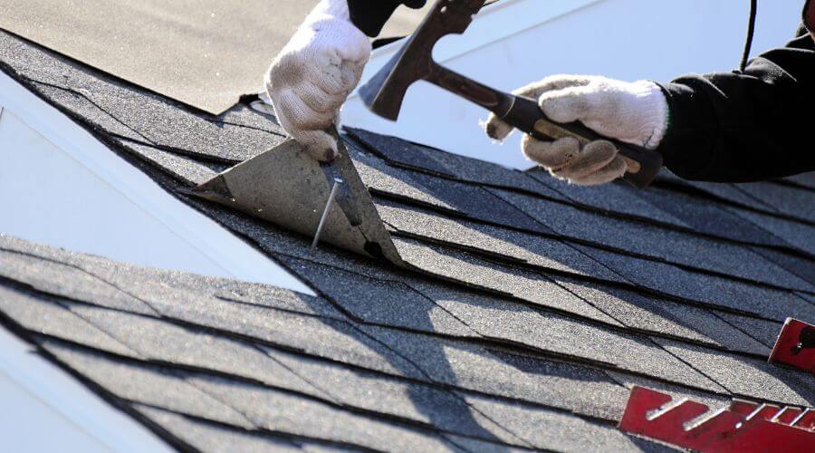 Expert Emergency Roof Repairs services in Brimfield, IL